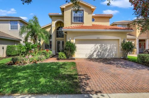 2045 Isla De Palma Cir, Naples, FL 34119-3405