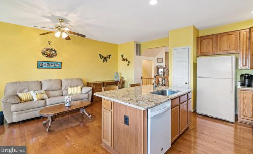 14238 Hunters Run Way, Gainesville VA  20155-4408 exterior