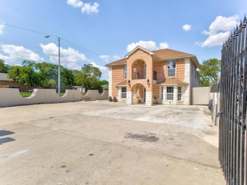 2620 29th St, Fort Worth, TX 76106-5229
