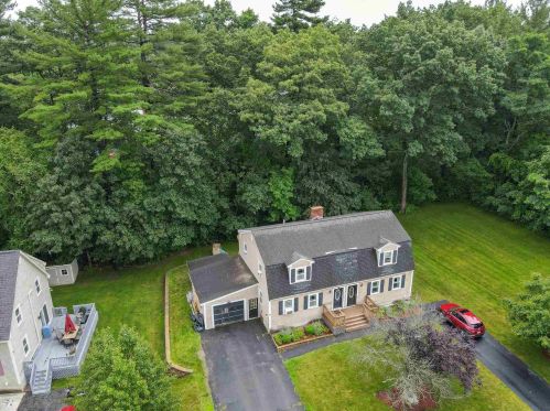23 Tiger Tail Cir, Derry NH  03038-4349 exterior