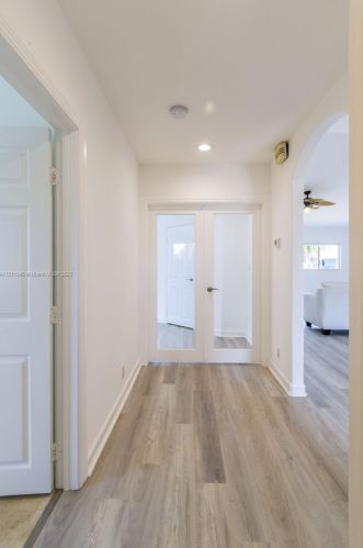 947 Nautilus Isle, Dania Beach FL  33004-2356 exterior