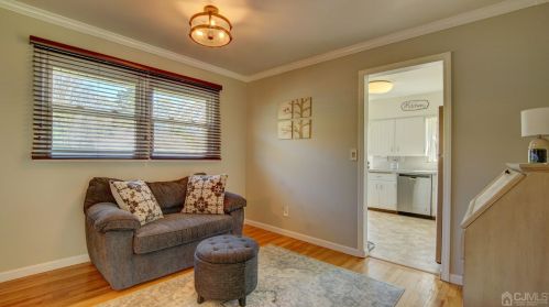 18 Sandalwood Dr, East Brunswick NJ  08816-4047 exterior