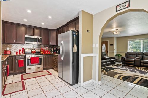 2112 Dover Way, West Pittsburg, CA 94565-4731