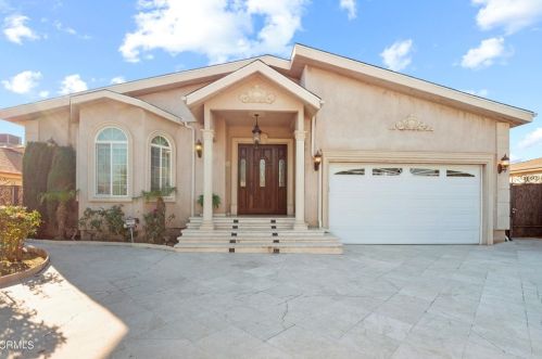 6463 Gilson Ave, North Hollywood, CA 91606-1222