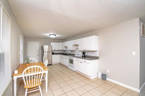 1655 Drake Dr, Xenia, OH 45385-3907