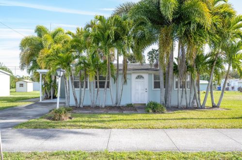 1460 6th Ave, Vero Beach, FL 32960-5738