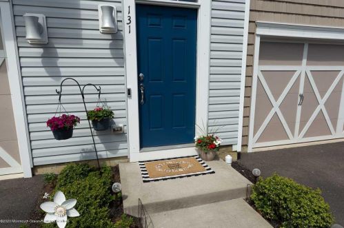 131 Beacon Ln, Tinton Falls, NJ 07724-2181
