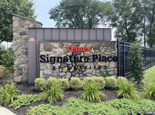 22 Aster Ln, Outwater NJ 07026-3563 exterior