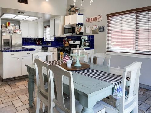 242 White Oak Rd, Lake Elsinore CA  92530-5181 exterior