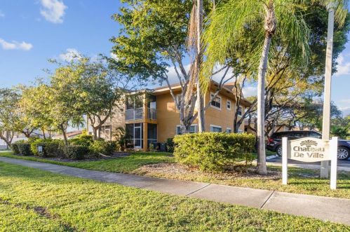 401 10th St, Dania Beach FL  33004-4532 exterior