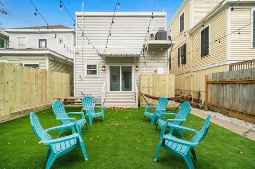 1021 Sealy St, Galveston TX 77550-3813 exterior