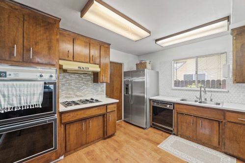 1012 Cottonwood St, Woodland CA  95695-4317 exterior