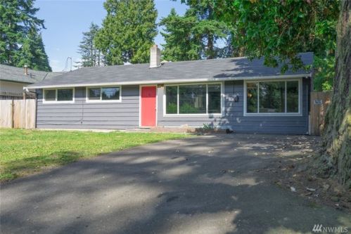 26826 Military Rd, Kent, WA 98032-7010