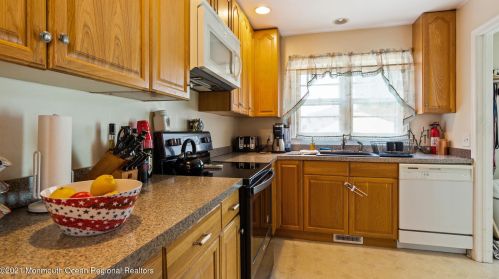 3722 River Rd, Point Pleasant Beach NJ  08742-2051 exterior