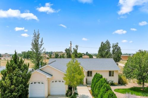 911 Rosa Linda Dr, Pueblo, CO 81007-2099