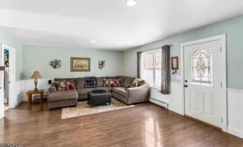 22 Glenbrook Dr, Fredon NJ  07860-6595 exterior