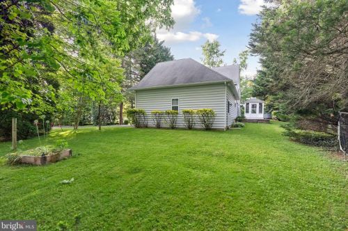 617 Grand Ave, Pittsburgh PA  19083-3224 exterior