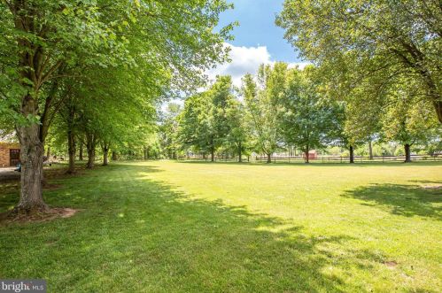 2327 Contest Ln, Haymarket VA  20169-1209 exterior