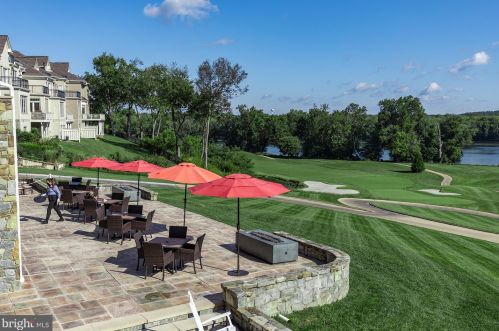 18345 Mid Ocean Pl, Leesburg VA 20176-7451 exterior