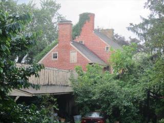 365 Indian Run Rd, Avondale, PA 19311-9360