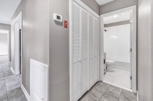 2870 Broadbridge Ave, Stratford CT  06614-2957 exterior