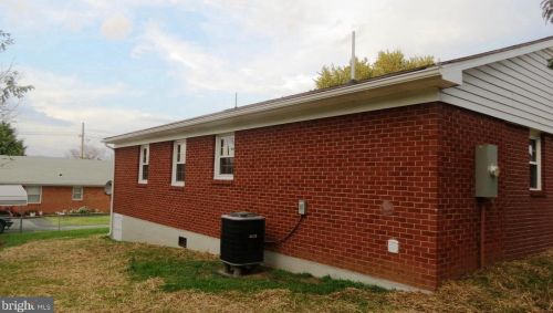 4 Hilltop Dr, Richmond National Battlefiel, VA 22835-1634