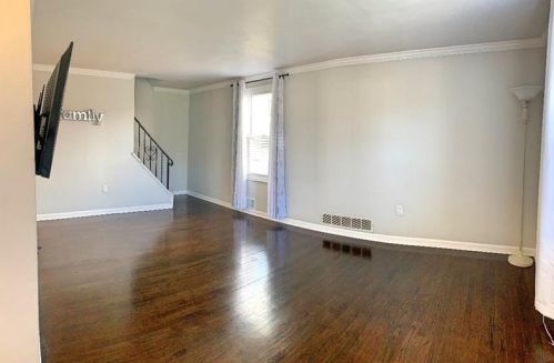 32 Tommy Dr, Pittsburgh, PA 15236-2554