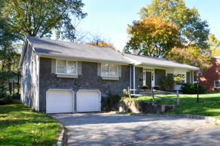 120 Sycamore Ln, Irvington On Hudson, NY 10533-1932