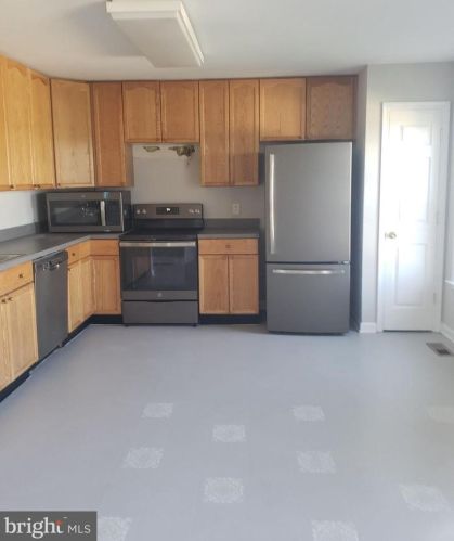 66 Grindstone Dr, Hedgesville, WV 25427-6968