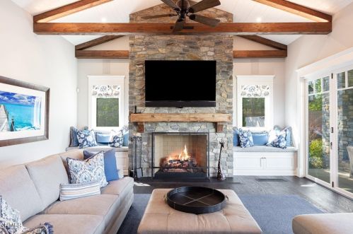 655 Hillcrest Ave, La Canada CA  91011-4040 exterior