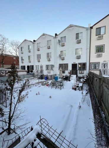 3671 Varian Ave, Bronx, NY 10466-5934