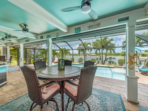 18013 Royal Tree Pkwy, Naples FL  34114-8941 exterior