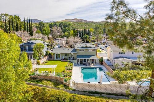 18929 Sierra Estates Dr, Santa Clarita, CA 91321-2225