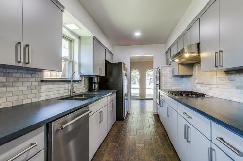 331 Oakcrest Dr, Richardson TX 75080-2520 exterior