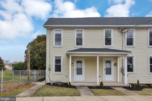 121 York St, Etters, PA 17319-8985