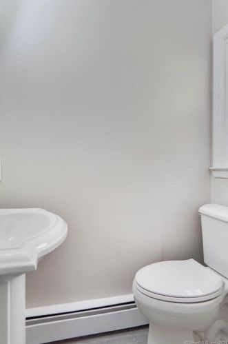 45 Sherman Rd, Glastonbury CT  06033-2911 exterior