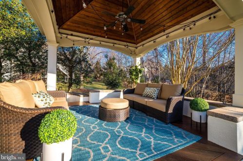 18506 Pelicans Nest Way, Leesburg VA  20176-3963 exterior