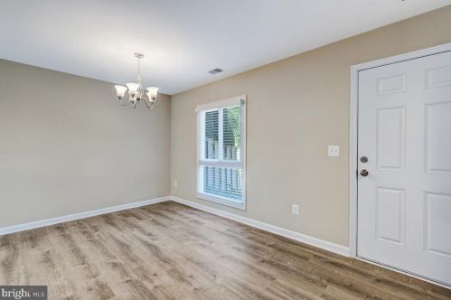 601 Clearwater Ct, Herndon VA  20170-4125 exterior