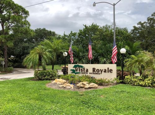 93 Spring Lake Dr, Vero Beach, FL 32962-3001