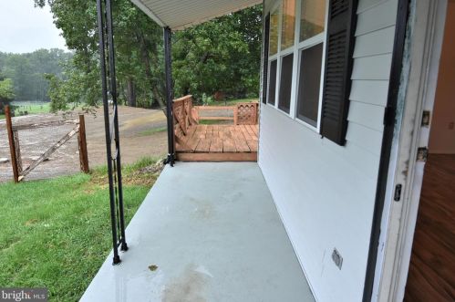 35 Rocktown Rd, Moselem, PA 19526-8732