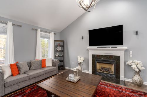 4 Ames Rd, Brookline NH  03033-2304 exterior