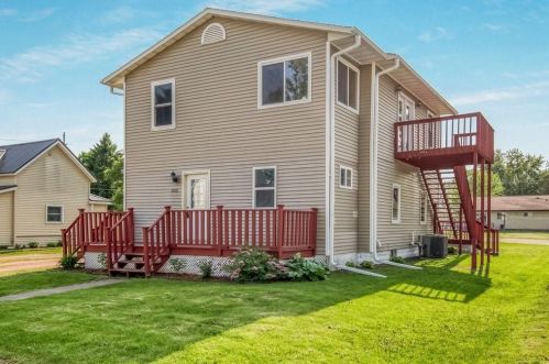 332 Lincoln St, Stanley, WI 54768-1241