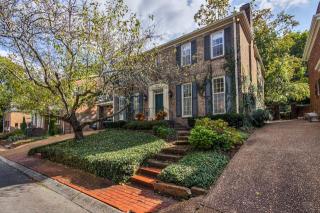 2174 Golf Club Ln, Nashville, TN 37215-1224