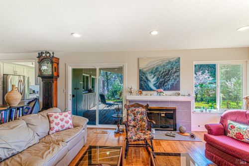 6395 Meadow Creek Ct, Santa Rosa CA  95409-5810 exterior