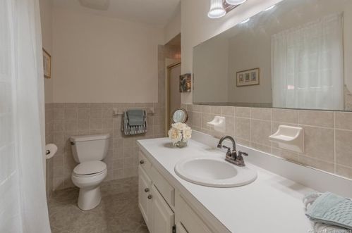 75 Great Ring Rd, Sandy Hook CT 06482-1605 exterior