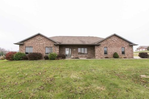 10224 Cypress Dr, Centralia, IA 52068-7119
