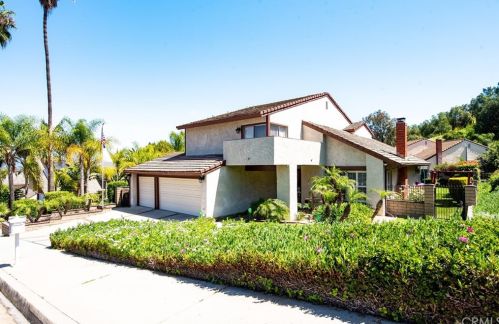 11315 Spy Glass Hill Rd, Whittier, CA 90601-1939
