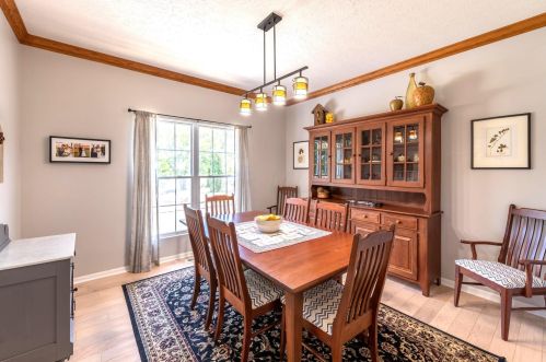 1440 Choctaw Dr, London OH  43140-8728 exterior