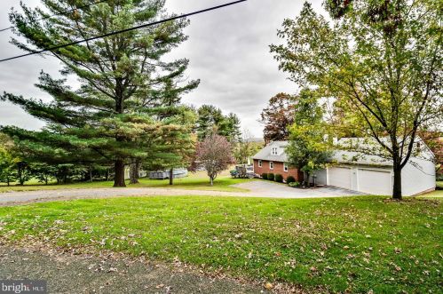 1884 Schuylkill Rd, Pottstown, PA 19465-7081