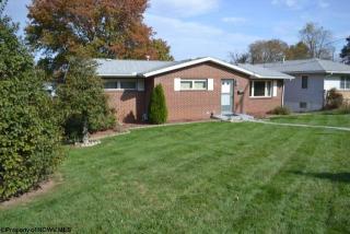 469 Lawnview Dr, Morgantown, WV 26505-2130
